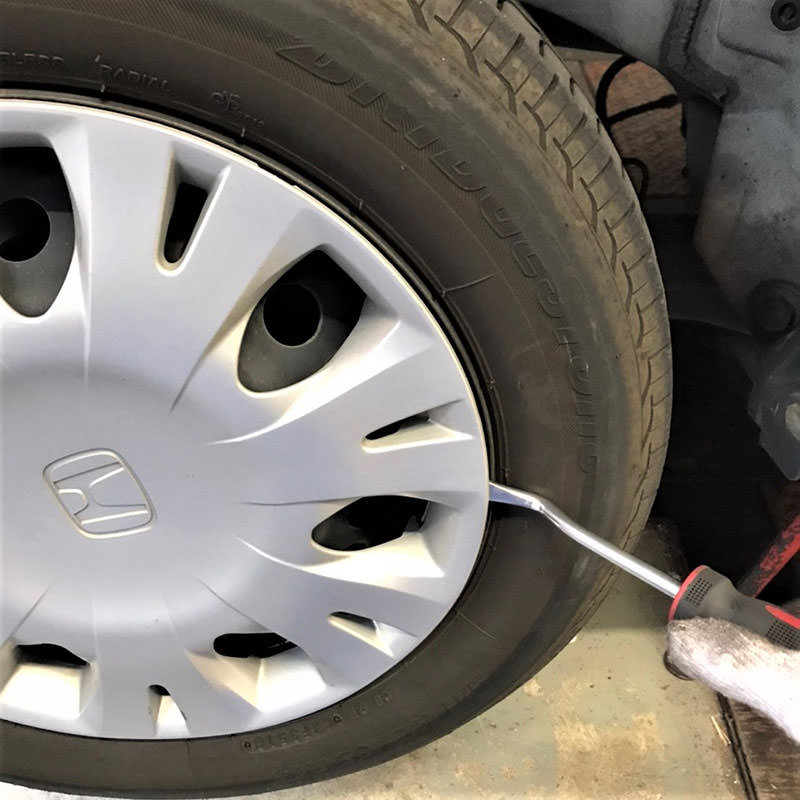 ホンダ FIT(フィット) タイヤ交換、外し方 平成25年式 | 「Car Repairs」